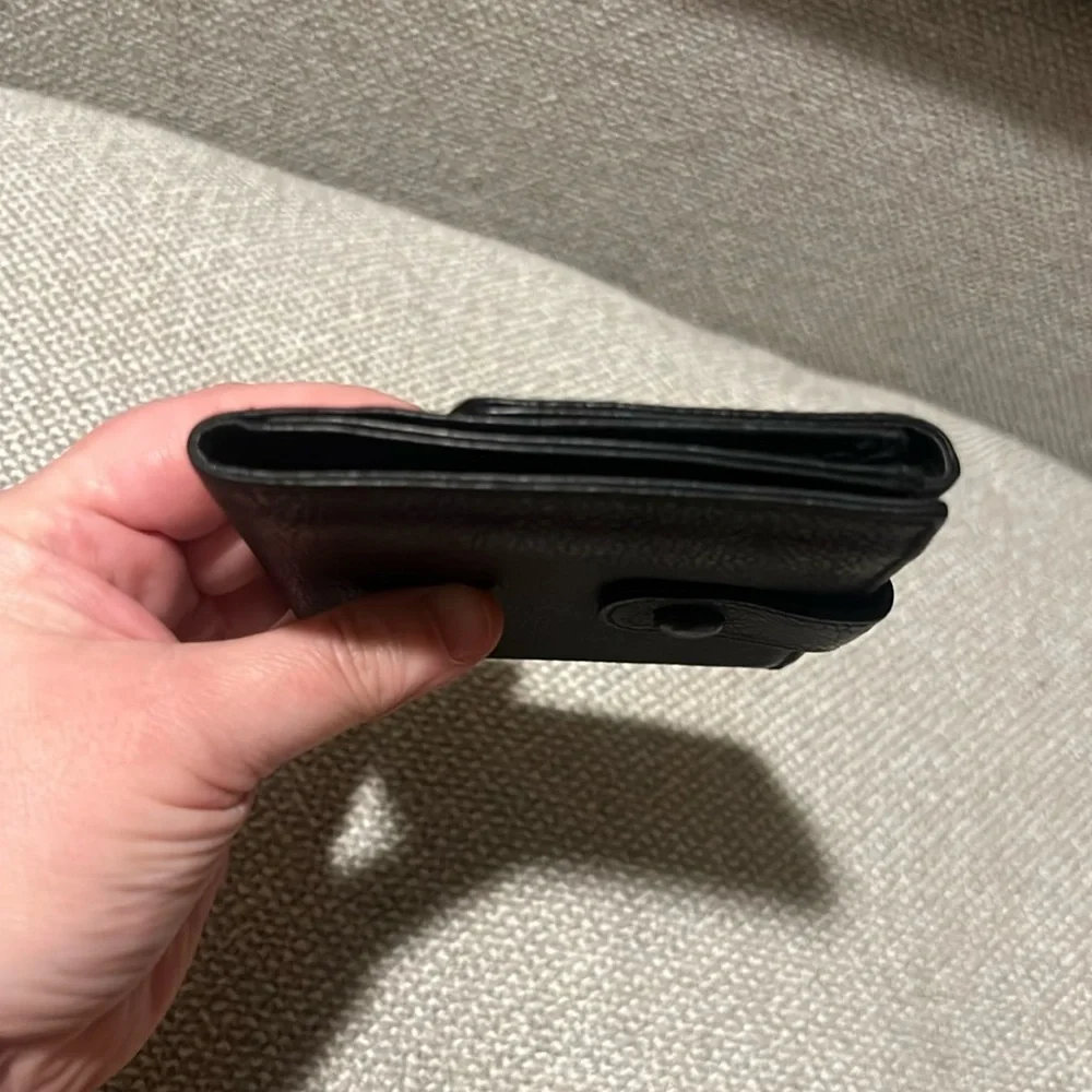 Chanel caviar bifold black wallet  Authentic